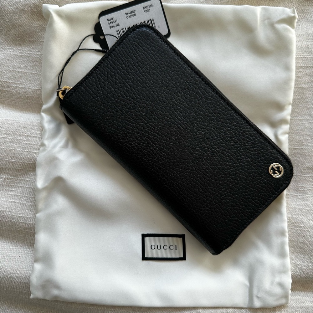 NEVER used before Gucci Marmont Leather zip around wallet